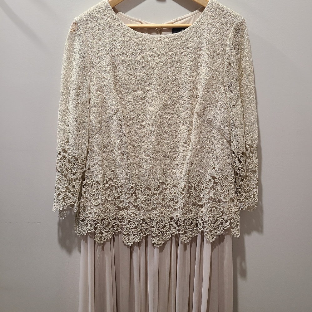 Alex Evenings gold dress size 16 like new